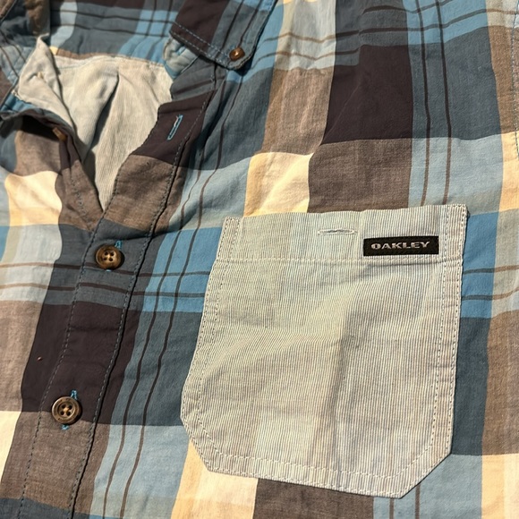 Oakley long sleeve dress shirt - Picture 3 of 3